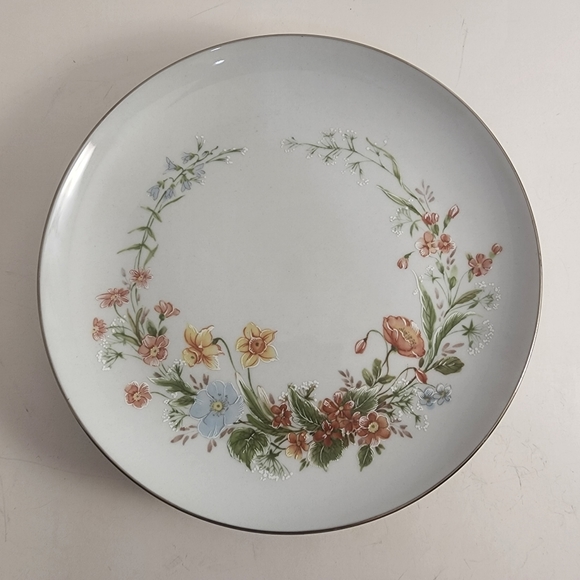 Premiere china Other - Premiere Fine China Berkshire salad plates